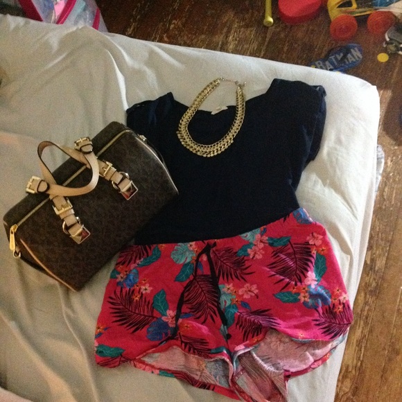 Michael Kors signature Monogram Grayson Satchel - Picture 5 of 7